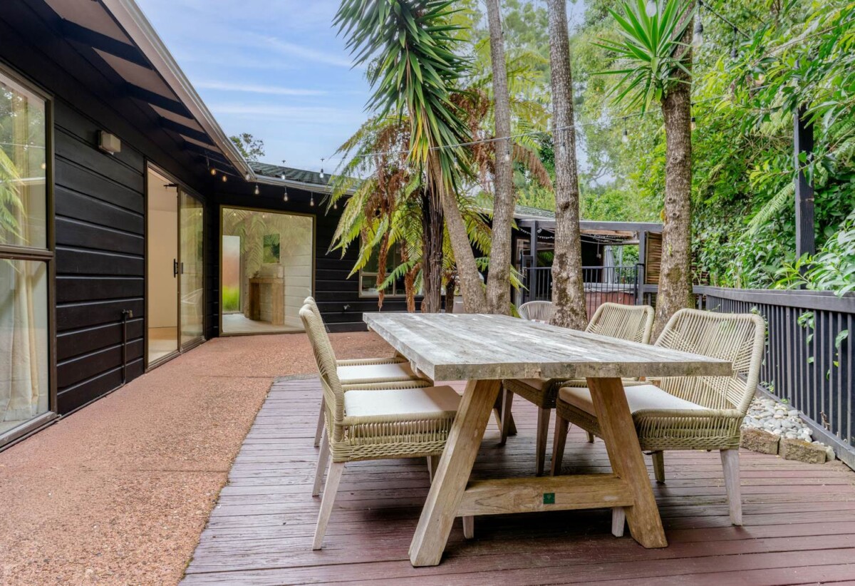 3 beds + sleepout (or 4th bed) 1 bath house with double garage on 1063m2 section, 0.7 km to Long Bay College and Long Bay School, 2.3 km to Northcross Intermediate, 9 Awaruku Road, Torbay, Auckland