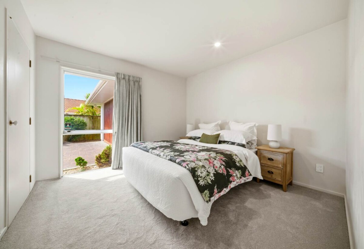 4 beds 2 baths house with double garage on 644m2 section, close to schools, Hobsonville Centre, Westgate Mall, motorway access, 0.3 km to Hobsonville School, 1.8 km to Hobsonville Point Secondary School, 22 Suncrest Drive, West Harbour, Auckland