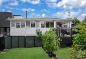 3 beds 2 baths house, 3 beds main home upstairs, 1 rumpus room 1 bath 1 sewing or hobby room 1 large storage room (previously a garage). downstairs, 0.2 km to Pakuranga Intermediate, 0.4 km to Pakuranga Heights School, 0.9 km to Edgewater College, Lot 1/22 Elizabeth Street, Pakuranga Heights, Auckland