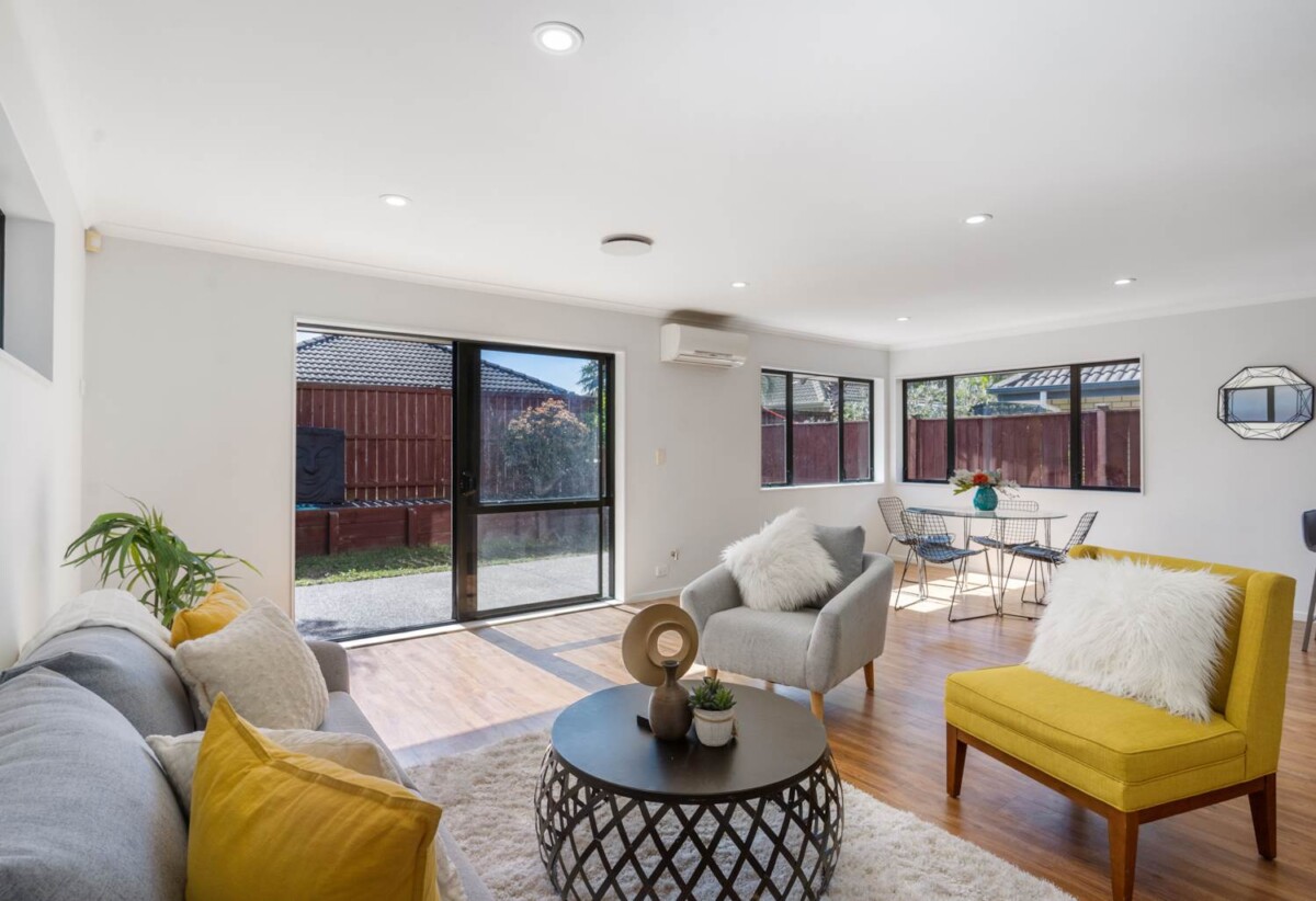 Botany Downs Secondary College zone, 4 beds 3 baths house with double garage on 294m2 section, 0.6 km to Botany Downs Secondary College, 1.5 km to Willowbank School (Howick), 8 Leixlep Lane, East Tamaki, Auckland