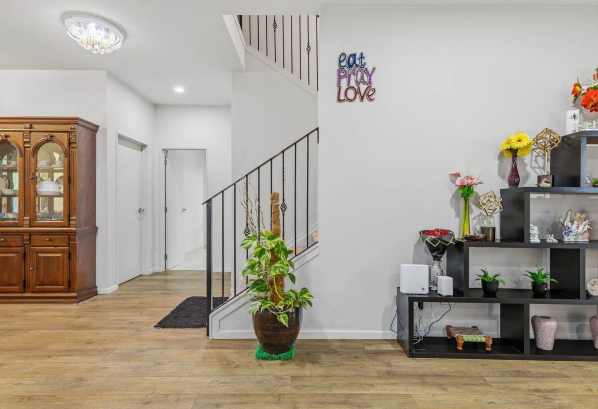 In Established Karaka Lakes community, 4 beds 2.5 baths house with double garage on 576m2 section, close to schools, shops, motorway access, 0.7 km to Hingaia Peninsula School, 1.1 km to Rosehill Intermediate, 1.2 km to Rosehill College, 41 Pickaberry Avenue, Karaka, Auckland