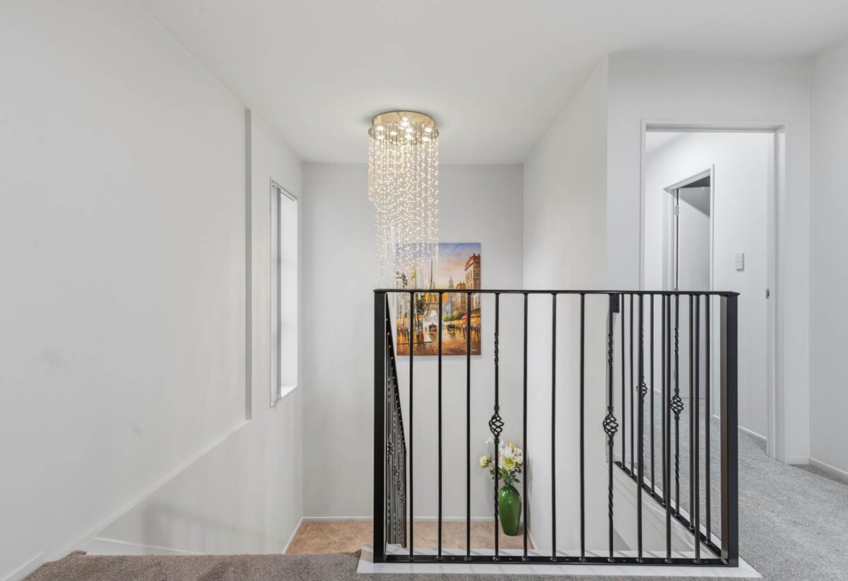 In Established Karaka Lakes community, 4 beds 2.5 baths house with double garage on 576m2 section, close to schools, shops, motorway access, 0.7 km to Hingaia Peninsula School, 1.1 km to Rosehill Intermediate, 1.2 km to Rosehill College, 41 Pickaberry Avenue, Karaka, Auckland