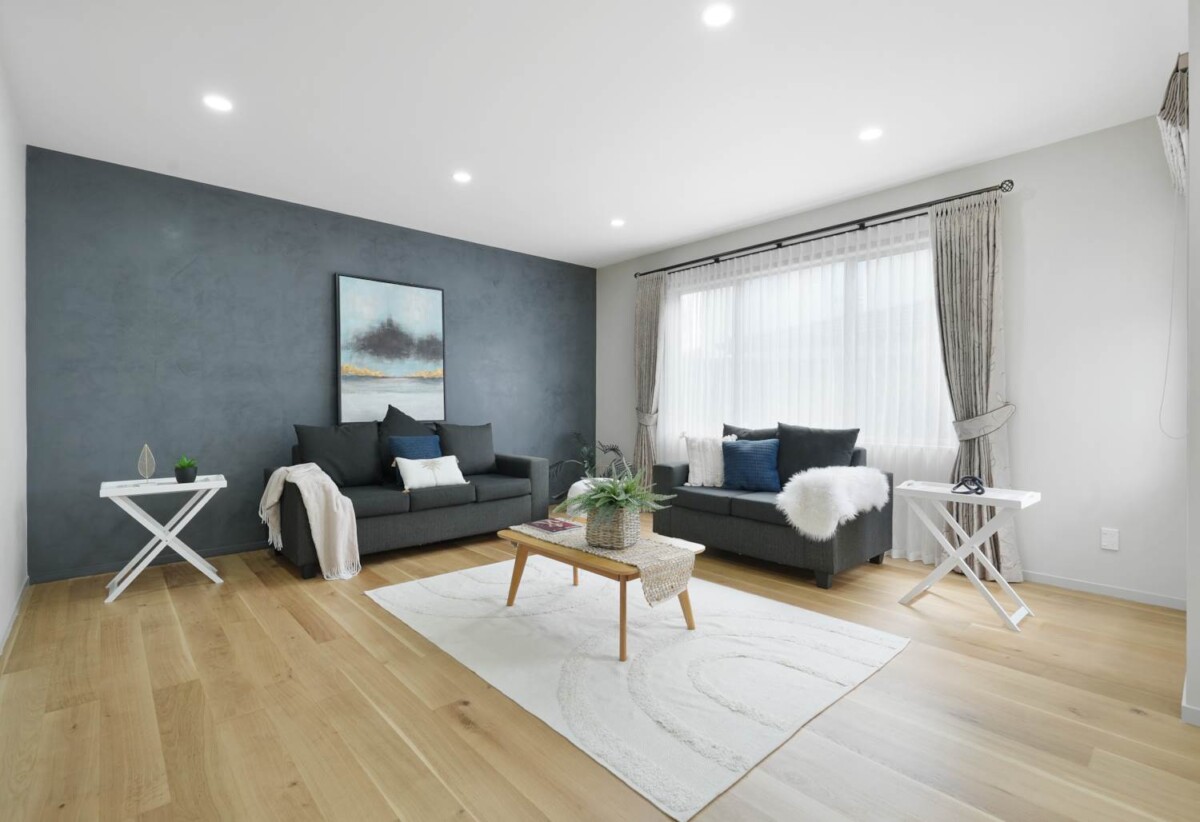 Mt Roskill Grammar school zone, 5 beds 3.5 baths house with double garage on 410m2 section, minutes to schools, shops, motorway access, 0.5 km to Hay Park School and Waikowhai Intermediate, 1.2 km to Mt Roskill Grammar, 84A Oakdale Road, Hillsborough, Auckland
