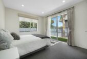 Mt Roskill Grammar school zone, 5 beds 3.5 baths house with double garage on 410m2 section, minutes to schools, shops, motorway access, 0.5 km to Hay Park School and Waikowhai Intermediate, 1.2 km to Mt Roskill Grammar, 84A Oakdale Road, Hillsborough, Auckland