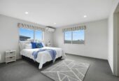 Mt Roskill Grammar school zone, 5 beds 3.5 baths house with double garage on 410m2 section, minutes to schools, shops, motorway access, 0.5 km to Hay Park School and Waikowhai Intermediate, 1.2 km to Mt Roskill Grammar, 84A Oakdale Road, Hillsborough, Auckland