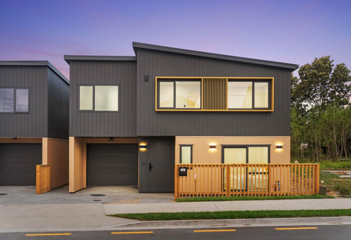 10-Year Master Build Guarantee , 4 beds 3 baths house with garage, bathrooms with underfloor heating , Full air-conditioning system, 0.4 km to Mangapikopiko School, 1.1 km to Rosehill Intermediate, 1.6 km to Rosehill College, 25 Taipahitini Road, Rosehill, Auckland