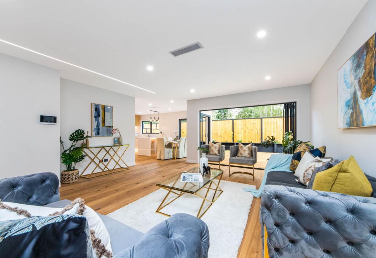 10-Year Master Build Guarantee , 4 beds 3 baths house with garage, bathrooms with underfloor heating , Full air-conditioning system, 0.4 km to Mangapikopiko School, 1.1 km to Rosehill Intermediate, 1.6 km to Rosehill College, 25 Taipahitini Road, Rosehill, Auckland