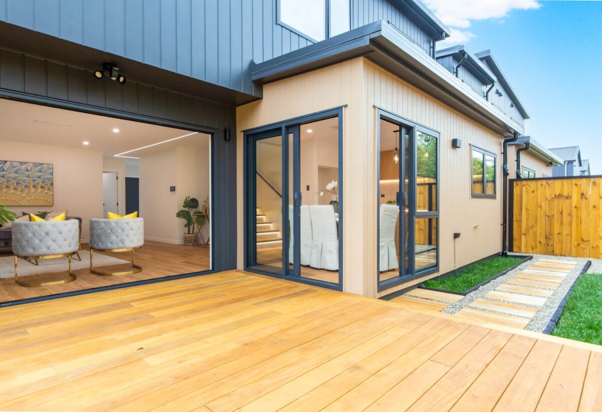 10-Year Master Build Guarantee , 4 beds 3 baths house with garage, bathrooms with underfloor heating , Full air-conditioning system, 0.4 km to Mangapikopiko School, 1.1 km to Rosehill Intermediate, 1.6 km to Rosehill College, 25 Taipahitini Road, Rosehill, Auckland