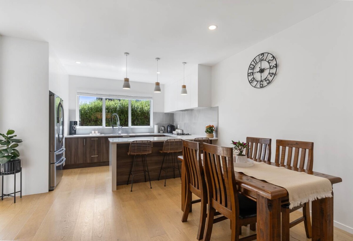 Vendors relocating, Standalone 4 beds + study room 2 baths house with garage and A large covered deck and swing on 224m2 section, close to WestCity Henderson Mall, Sunnyvale Train Station, schools, parks, 0.5 km to Sunnyvale School, 1 km to Bruce McLaren Intermediate School, 1.7 km to Henderson High School, 37 Sunshine Boulevard, Sunnyvale, Auckland
