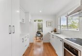 3 beds house on 674m2 flat section, 0.7 km to Long Bay College and Glamorgan School, 2.3 km to Northcross Intermediate, 54 Awaruku Road, Torbay, Auckland