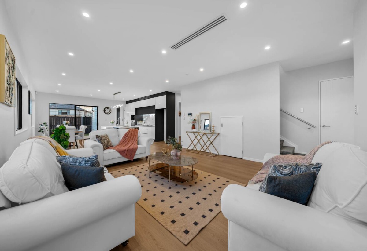 Brandnew 7 beds 6.5 baths house with double garage and 2 beds granny, 5 ensuites, 0.4 km to Mangapikopiko School, 1.6 km to Rosehill Intermediate, 1.8 km to Rosehill College, 5 Pineview Drive, Karaka, Auckland
