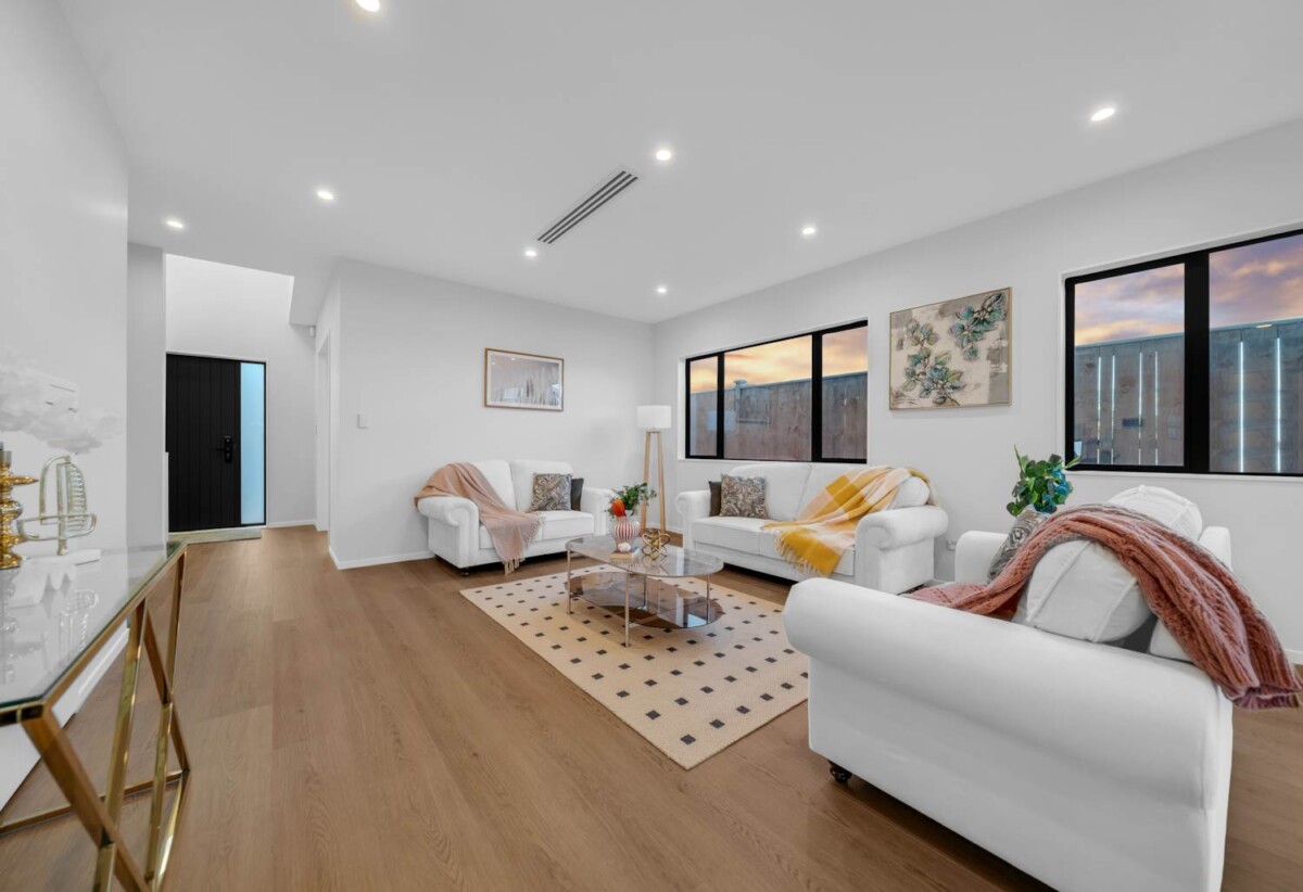 Brandnew 7 beds 6.5 baths house with double garage and 2 beds granny, 5 ensuites, 0.4 km to Mangapikopiko School, 1.6 km to Rosehill Intermediate, 1.8 km to Rosehill College, 5 Pineview Drive, Karaka, Auckland