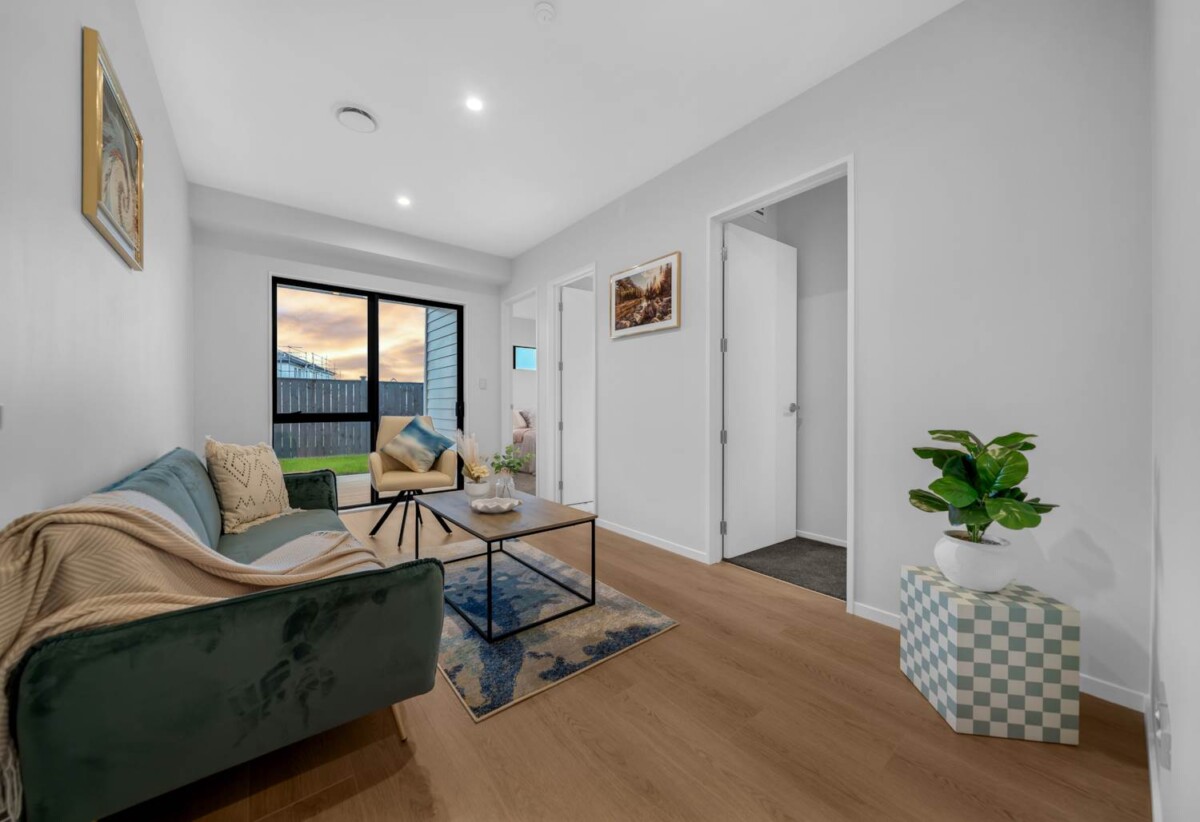Brandnew 7 beds 6.5 baths house with double garage and 2 beds granny, 5 ensuites, 0.4 km to Mangapikopiko School, 1.6 km to Rosehill Intermediate, 1.8 km to Rosehill College, 5 Pineview Drive, Karaka, Auckland