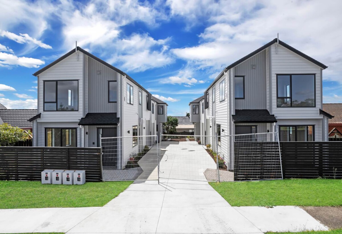 10 Year Master Build Guarantee, Brandnew standalone 3 beds 2.5 baths home with garage, 0.4 km to Macleans Primary School, 0.9 km to Howick Intermediate, 1.4 km to Pakuranga College, Lot 4/110 Hutchinsons Road, Bucklands Beach, Auckland