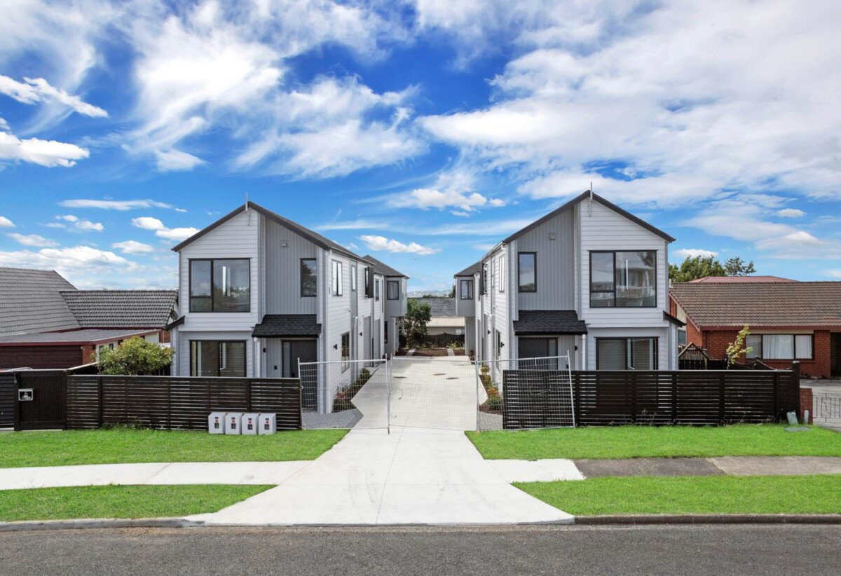 10 Year Master Build Guarantee, Brandnew standalone 3 beds 2.5 baths home with garage, 0.4 km to Macleans Primary School, 0.9 km to Howick Intermediate, 1.4 km to Pakuranga College, Lot 4/110 Hutchinsons Road, Bucklands Beach, Auckland