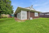 Dual-Income, Brick and tile 2 x 2 beds 1 baths with garage on 693m2 section, The property delivers a strong net rental return of approximately $1,100 per week, close to schools, shops, shopping centres, motorway access, 1 km to Papatoetoe East School and Papatoetoe High School, 14 Meadowcourt Drive, Manukau, Auckland