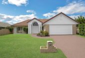 4 beds 2 baths house with double garage on 668m2 section, close to schools, shopping centres, golf club, 0.7 km to Botany Downs School, 1.9 km to Somerville Intermediate School, 2.2 km to Howick College, 108 Millhouse Drive, Northpark, Auckland