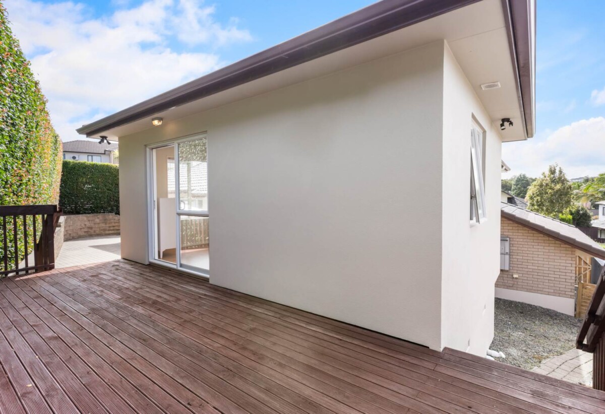 4 beds 2 baths house with double garage on 492m2 section, 0.5 km to Mission Heights Primary School, 0.7 km to Mission Heights Junior College, 1.5 km to Ormiston Senior College, 2 Leburn Crescent, Flat Bush, Auckland