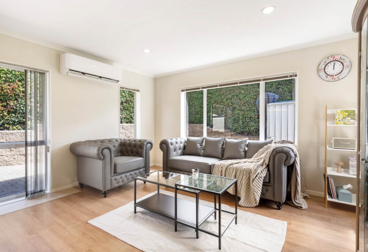 4 beds 2 baths house with double garage on 492m2 section, 0.5 km to Mission Heights Primary School, 0.7 km to Mission Heights Junior College, 1.5 km to Ormiston Senior College, 2 Leburn Crescent, Flat Bush, Auckland