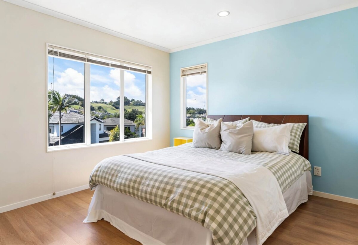 4 beds 2 baths house with double garage on 492m2 section, 0.5 km to Mission Heights Primary School, 0.7 km to Mission Heights Junior College, 1.5 km to Ormiston Senior College, 2 Leburn Crescent, Flat Bush, Auckland