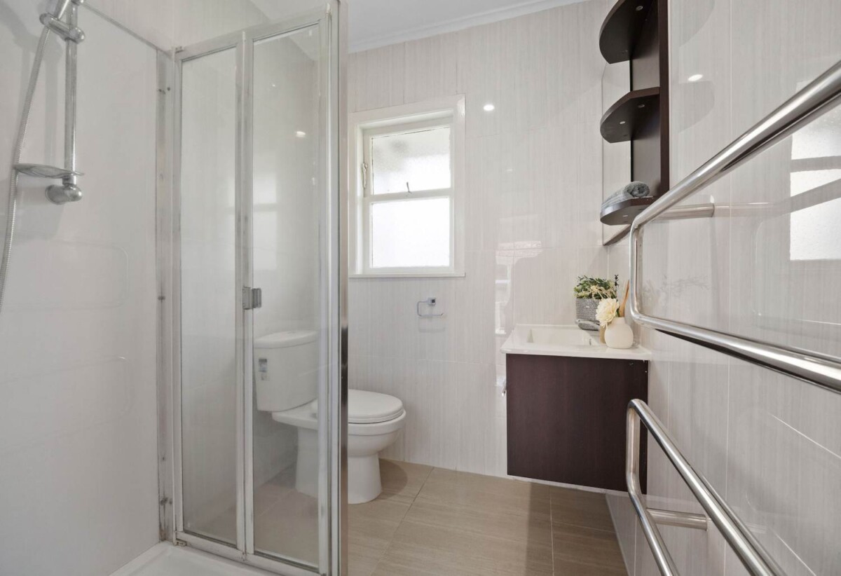 Westlake Girls’ High School and Takapuna Grammar School zone, Brick and tile 2 beds 1 bath home with garage, 1/4 Share of 1214m2 section, move-in ready, 0.5 km to Hauraki School, 1 km to Takapuna Grammar School, 4/30 Jutland Road, Hauraki, Auckland
