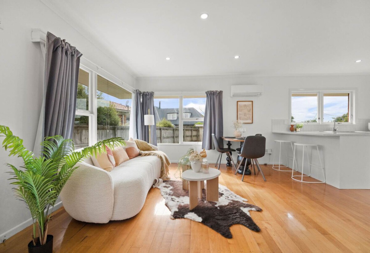 Westlake Girls’ High School and Takapuna Grammar School zone, Brick and tile 2 beds 1 bath home with garage, 1/4 Share of 1214m2 section, move-in ready, 0.5 km to Hauraki School, 1 km to Takapuna Grammar School, 4/30 Jutland Road, Hauraki, Auckland