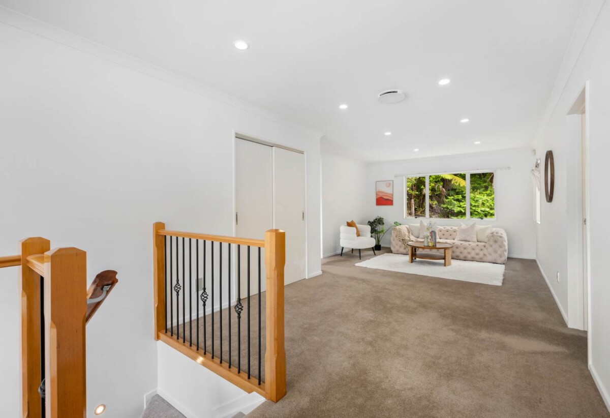 Renovated 5 beds 3 baths house with double garage on 3150m2 section, 0.8 km to Glamorgan School, 1.3 km to Northcross Intermediate, 1.7 km to Long Bay College, 46 Kate Sheppard Avenue, Torbay, Auckland