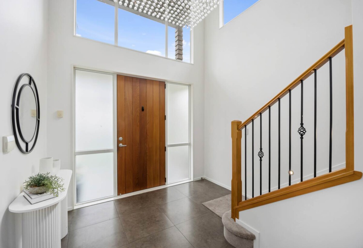 Renovated 5 beds 3 baths house with double garage on 3150m2 section, 0.8 km to Glamorgan School, 1.3 km to Northcross Intermediate, 1.7 km to Long Bay College, 46 Kate Sheppard Avenue, Torbay, Auckland