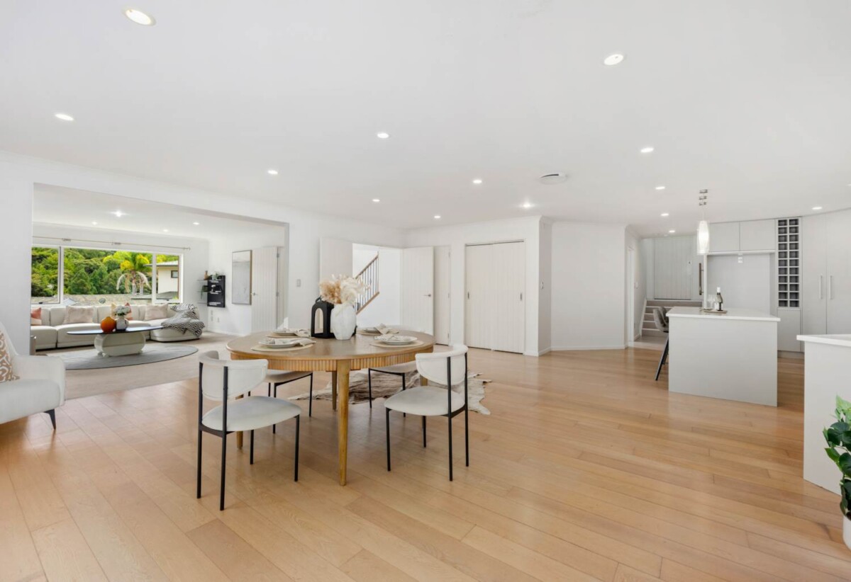Renovated 5 beds 3 baths house with double garage on 3150m2 section, 0.8 km to Glamorgan School, 1.3 km to Northcross Intermediate, 1.7 km to Long Bay College, 46 Kate Sheppard Avenue, Torbay, Auckland