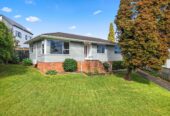 3 beds house on 663m2 section, RC Approved for 4 new homes (2 duplex), each new home has 3 bedrooms, 2.5 bathrooms, single garage, Just minutes to schools, shops, parks, and beautiful beaches, 0.3 km to Birkdale Intermediate School, 0.5 km to Birkdale North School, 17 Fairdale Place, Birkdale, Auckland