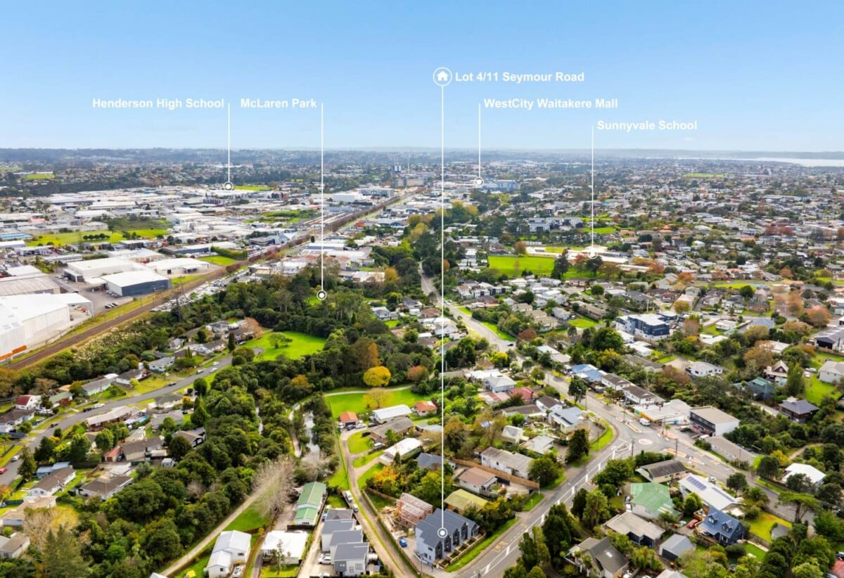 URGENT SALE – Must Be Sold, move-in ready, Brandnew 3 beds 2 bath house with garage, Lot 5 (Corner Site) 2 bed 2 baths, 0.5 km to Sunnyvale School, 0.7 km to Bruce McLaren Intermediate School, 1.5 km to Henderson High School, 3-5/11 Seymour Road, Sunnyvale, Auckland