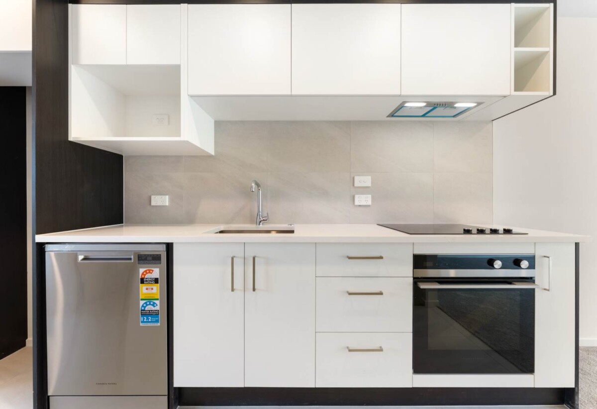 URGENT SALE – Must Be Sold, move-in ready, Brandnew 3 beds 2 bath house with garage, Lot 5 (Corner Site) 2 bed 2 baths, 0.5 km to Sunnyvale School, 0.7 km to Bruce McLaren Intermediate School, 1.5 km to Henderson High School, 3-5/11 Seymour Road, Sunnyvale, Auckland