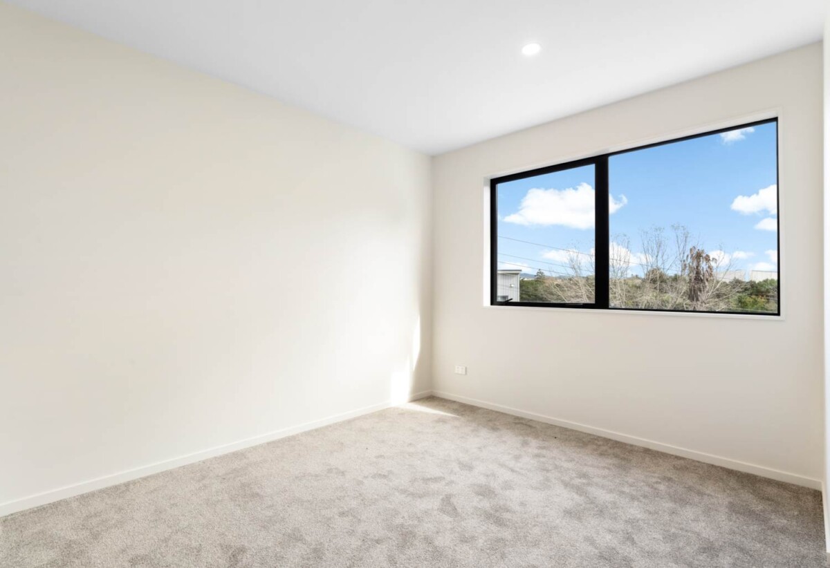 URGENT SALE – Must Be Sold, move-in ready, Brandnew 3 beds 2 bath house with garage, Lot 5 (Corner Site) 2 bed 2 baths, 0.5 km to Sunnyvale School, 0.7 km to Bruce McLaren Intermediate School, 1.5 km to Henderson High School, 3-5/11 Seymour Road, Sunnyvale, Auckland
