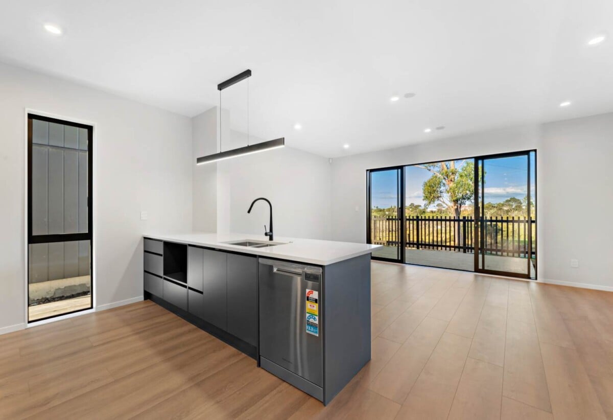 Massey High School zone, move-in ready, Brandnew standalone 4 beds 2.5 baths house with garage, 0.6 km to Massey Primary School, 0.9 km to Massey High School, 27 Puhikawa Street, Massey, Auckland