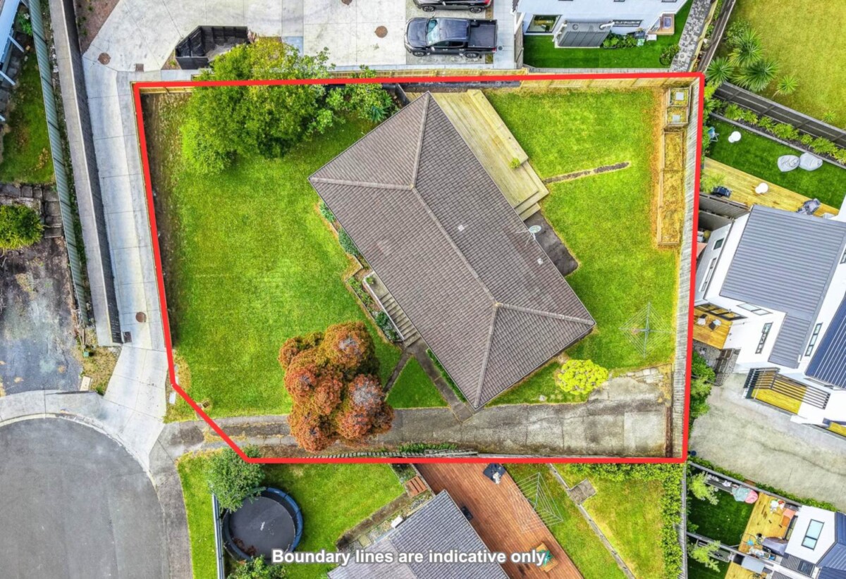 3 beds house on 663m2 section, RC Approved for 4 new homes (2 duplex), each new home has 3 bedrooms, 2.5 bathrooms, single garage, Just minutes to schools, shops, parks, and beautiful beaches, 0.3 km to Birkdale Intermediate School, 0.5 km to Birkdale North School, 17 Fairdale Place, Birkdale, Auckland