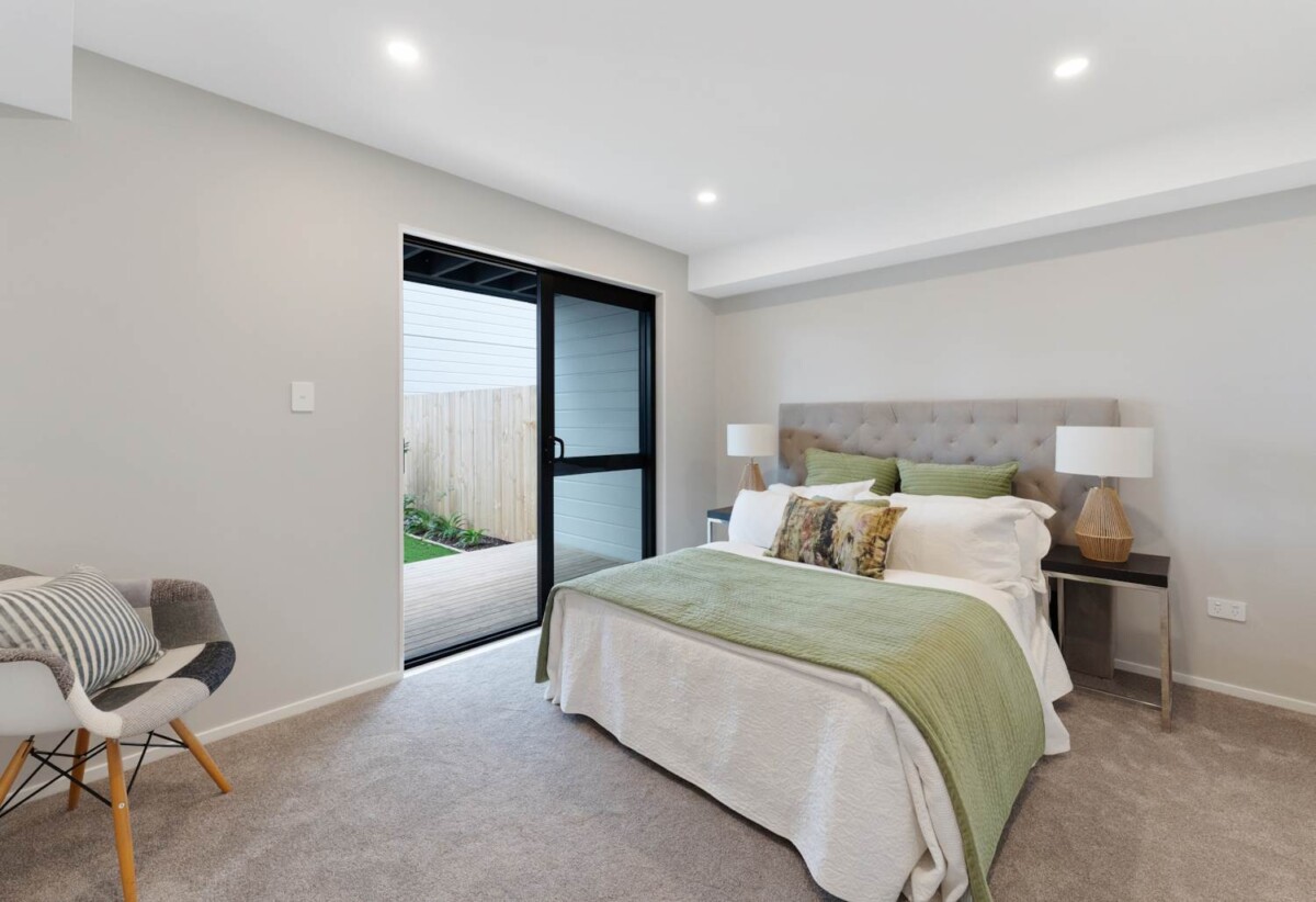 Newly completed 3 beds 2.5 baths townhouse, close to schools, train station local library, shops, 0.8 km to Prospect School, 1 km to Glen Eden Intermediate, 2.5 km to Green Bay High School, 3/73 Glendale Road, Glen Eden, Auckland