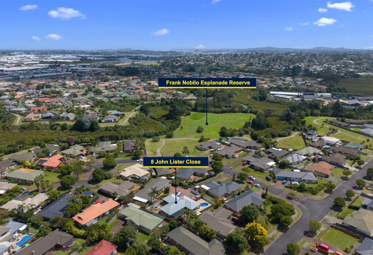 Must sell, Brick and tile 4 beds 2 baths house with double garage on 615m2 section, private swimming pool, close to schools, reserve, shopping centres, golf club, 2 km to Botany Downs School, 2.6 km to Pakuranga College, 2.7 km to Howick Intermediate, 8 John Lister Close, Golflands, Auckland