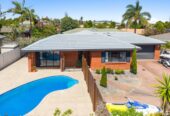 Must sell, Brick and tile 4 beds 2 baths house with double garage on 615m2 section, private swimming pool, close to schools, reserve, shopping centres, golf club, 2 km to Botany Downs School, 2.6 km to Pakuranga College, 2.7 km to Howick Intermediate, 8 John Lister Close, Golflands, Auckland