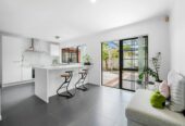 Must sell, Brick and tile 4 beds 2 baths house with double garage on 615m2 section, private swimming pool, close to schools, reserve, shopping centres, golf club, 2 km to Botany Downs School, 2.6 km to Pakuranga College, 2.7 km to Howick Intermediate, 8 John Lister Close, Golflands, Auckland