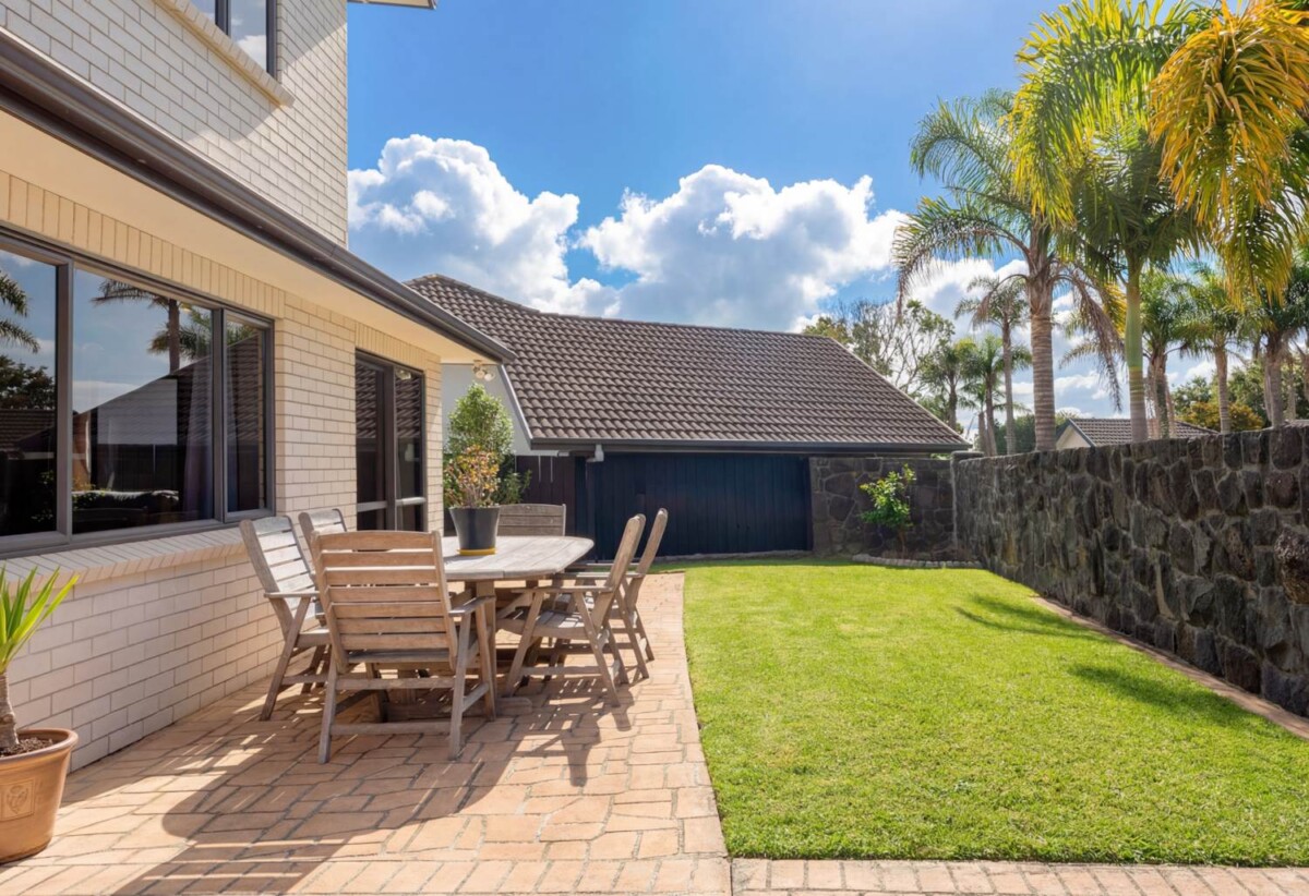Once in 20 years, 5 beds 3 baths house with double garage on 413m2 section, minutes to schools, Albany Mall, parks, motorway access, 1.2 km to Pinehill School (Browns Bay), 1.3 km to Albany Senior High School, 1.7 km to Albany School, 2.2 km to Albany Junior High School, 17 Kanuka Way, Albany, Auckland