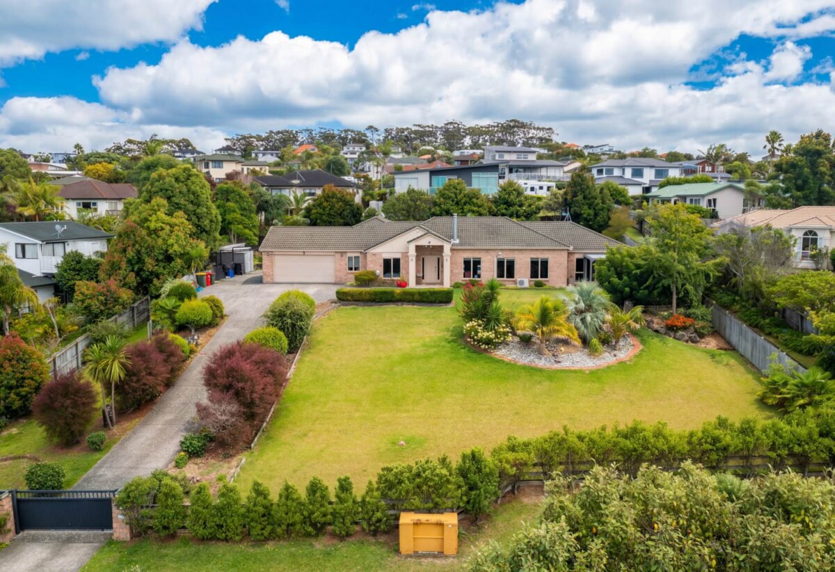 Brick and tile 4 beds 2.5 baths house with double garage and private swimming pool on 2129m2 section, 1.1 km to Gulf Harbour School, 15 Astrolabe Place, Gulf Harbour, Auckland