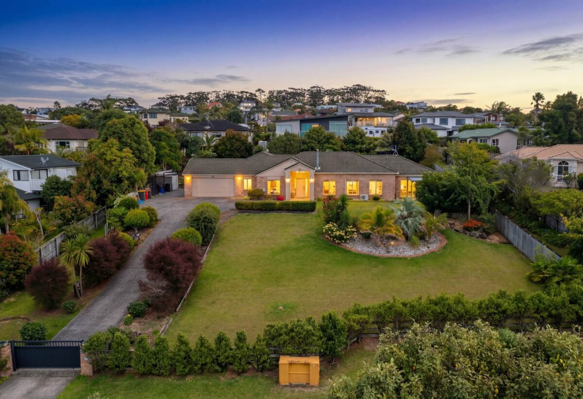 Brick and tile 4 beds 2.5 baths house with double garage and private swimming pool on 2129m2 section, 1.1 km to Gulf Harbour School, 15 Astrolabe Place, Gulf Harbour, Auckland