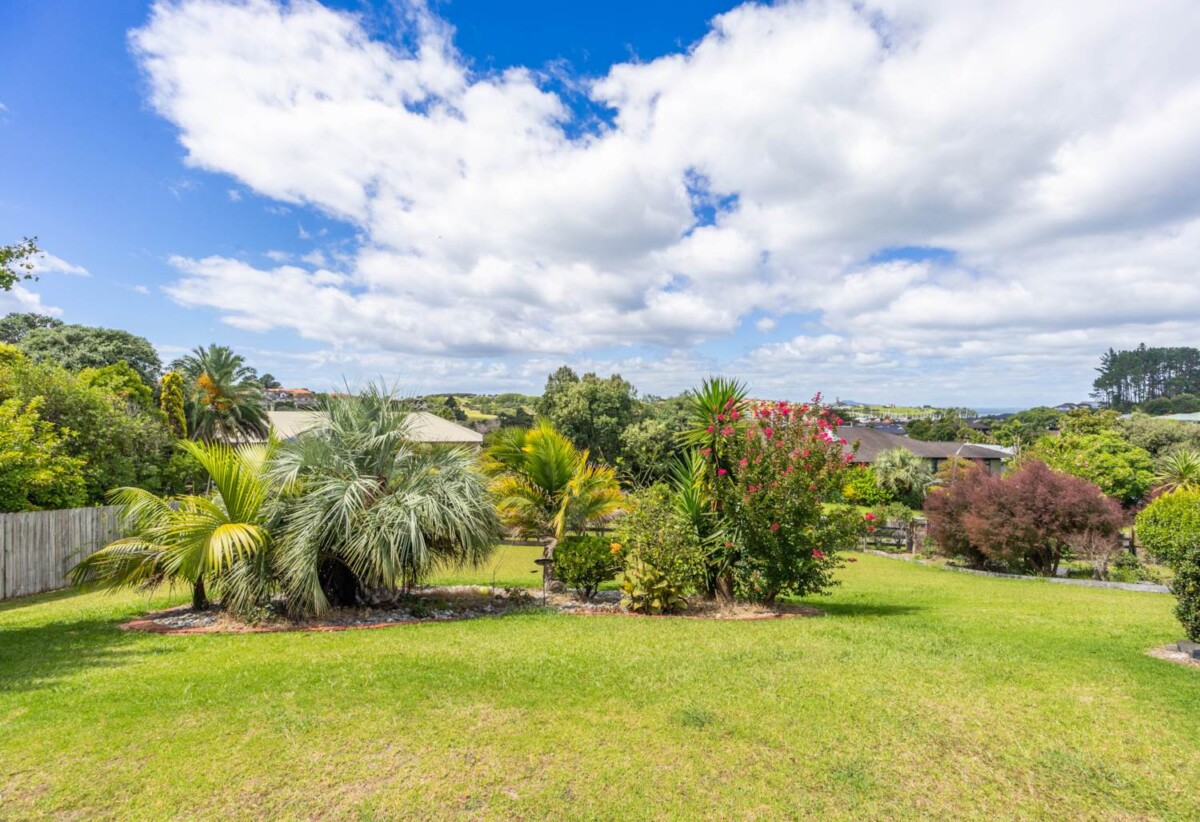 Brick and tile 4 beds 2.5 baths house with double garage and private swimming pool on 2129m2 section, 1.1 km to Gulf Harbour School, 15 Astrolabe Place, Gulf Harbour, Auckland