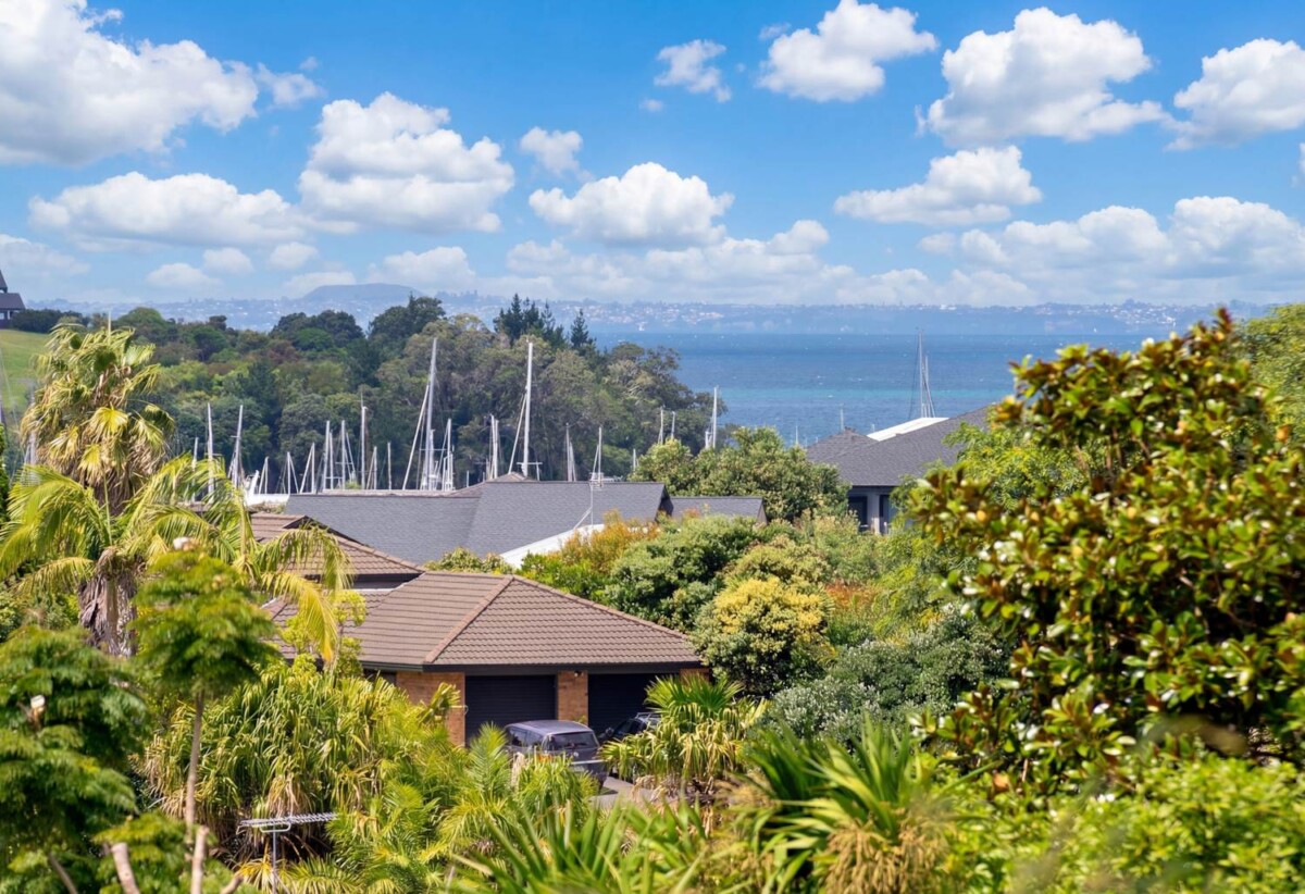 Brick and tile 4 beds 2.5 baths house with double garage and private swimming pool on 2129m2 section, 1.1 km to Gulf Harbour School, 15 Astrolabe Place, Gulf Harbour, Auckland