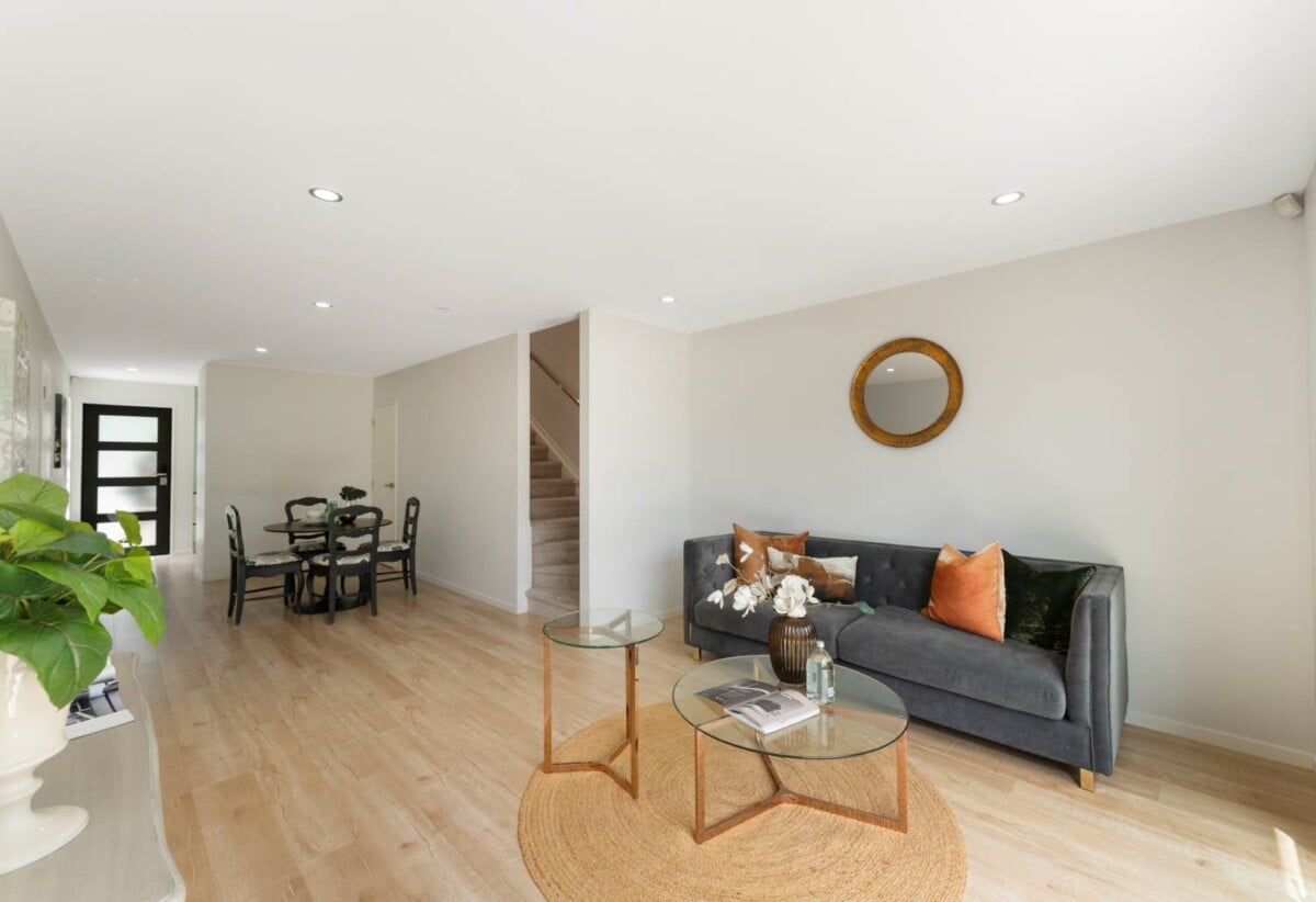 142m2 3 beds 2.5 baths home with garage, Only a two-minute walk to Seaside Park, close to schools, shopping centres, motorway access, 1.1 km to Otahuhu Intermediate, 1.6 km to Fairburn School, 2.6 km to Otahuhu College, 4/224 Princes Street East, Otahuhu, Auckland
