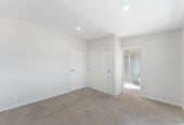 131m2 3 beds 2.5 baths home with garage, Only a two-minute walk to Seaside Park, close to schools, shopping centres, motorway access, 1.1 km to Otahuhu Intermediate, 1.6 km to Fairburn School, 2.6 km to Otahuhu College, 7/224 Princes Street East, Otahuhu, Auckland