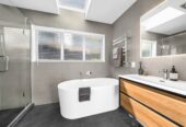 Rangitoto College zone, 4 beds 2 baths house with garage and study nook, 0.5 km to Murrays Bay School and Murrays Bay Intermediate, 1.1 km to Rangitoto College, 1/7 Jutland Street, Mairangi Bay, Auckland