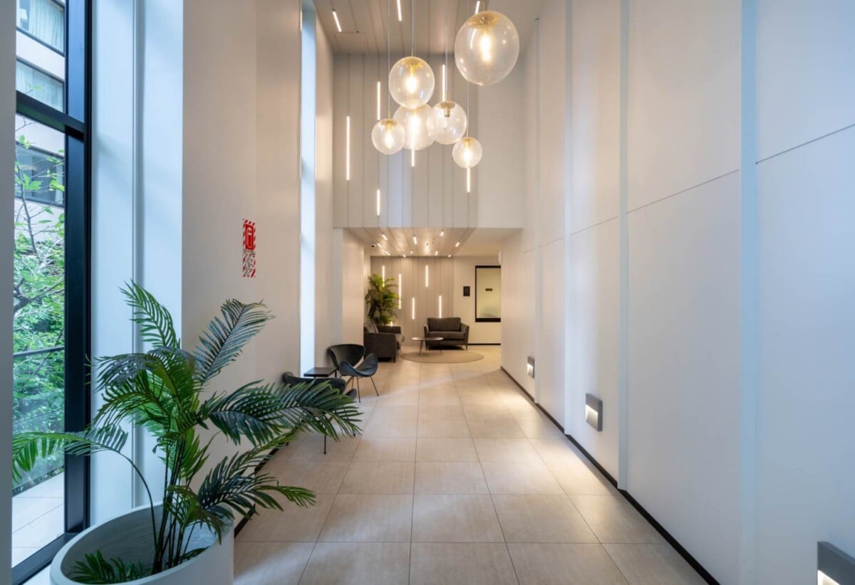 Urgent Sale, Auckland Girls’ Grammar School zone, 50m2 Freehold 1 bed + 1 flexi room 1 bath apartment, pet friendly, Current weekly rental income of $640/pw, with a fixed term end on 28 July 2026, 1503/106 Vincent Street, City Centre, Auckland