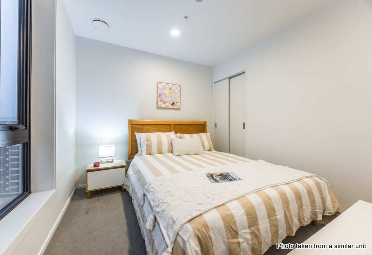 Urgent Sale, Auckland Girls’ Grammar School zone, 50m2 Freehold 1 bed + 1 flexi room 1 bath apartment, pet friendly, Current weekly rental income of $640/pw, with a fixed term end on 28 July 2026, 1503/106 Vincent Street, City Centre, Auckland