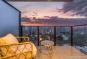 Urgent Sale, Auckland Girls’ Grammar School zone, 50m2 Freehold 1 bed + 1 flexi room 1 bath apartment, pet friendly, Current weekly rental income of $640/pw, with a fixed term end on 28 July 2026, 1503/106 Vincent Street, City Centre, Auckland